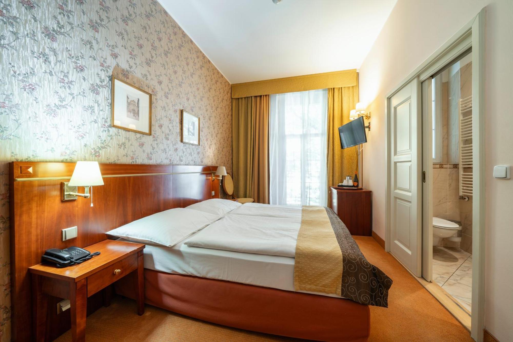 Hotel Raffaello Prague Luaran gambar