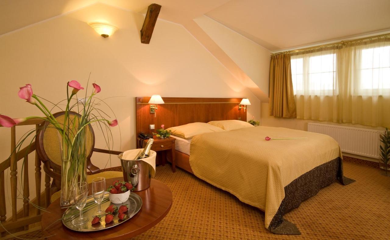 Hotel Raffaello Prague Bilik gambar